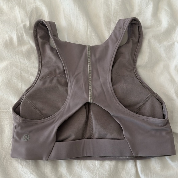 Lululemon Tough Train high neck bra, mauve grey/light Sage, size 6 - Picture 5 of 9